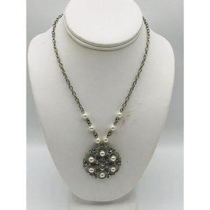 Vintage Liz & Co. Medallion Flower fiery rhinestone faux glass pearls necklace.